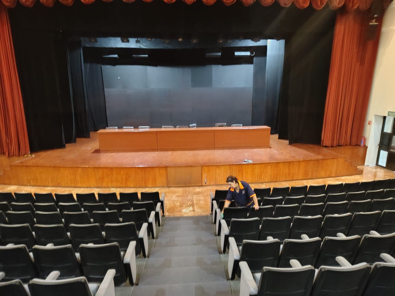 Limpieza de teatros y butacas